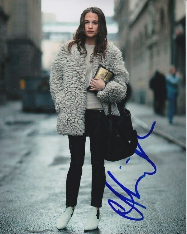 ALICIA VIKANDER signed autographed 8x10 Photo Poster painting