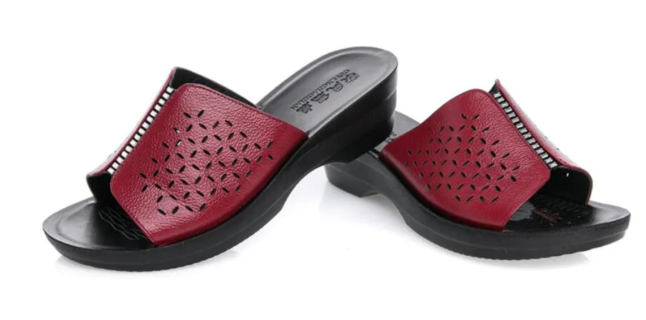 2022 Summer New Women Shoes Fashion Genuine Leather Shoes Woman Slope Slippers Non-Slip Comfortable Mother Slippers W405