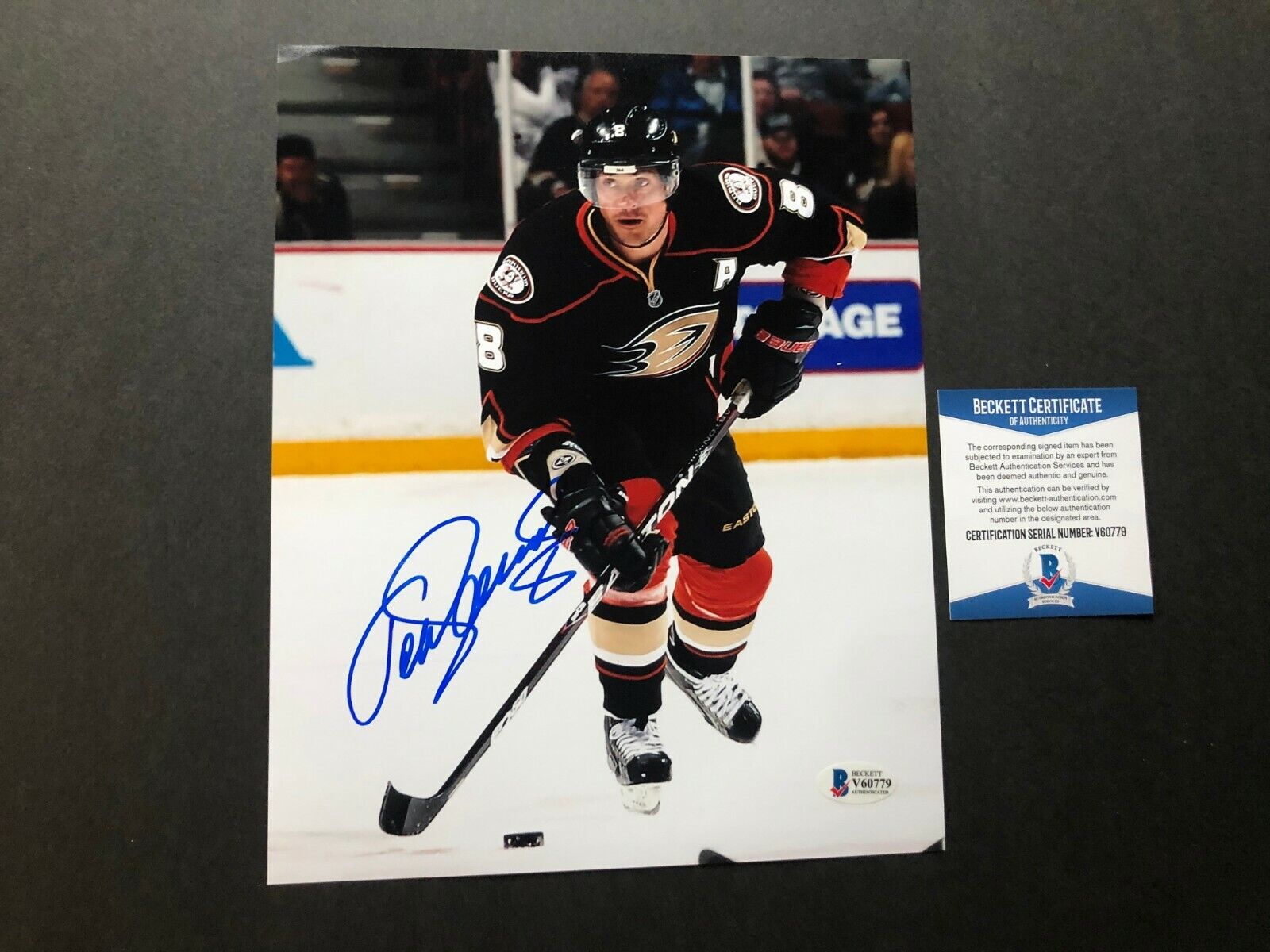 Teemu Selanne Hot! signed autographed NHL legend 8x10 Photo Poster painting Beckett BAS coa