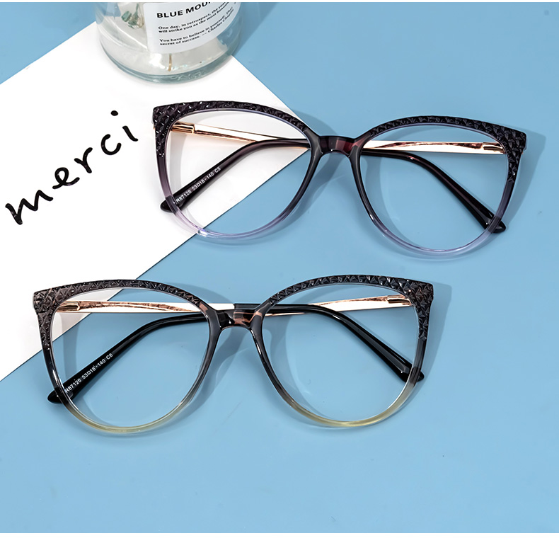 Dagmar Dunkellila Cateye Brille