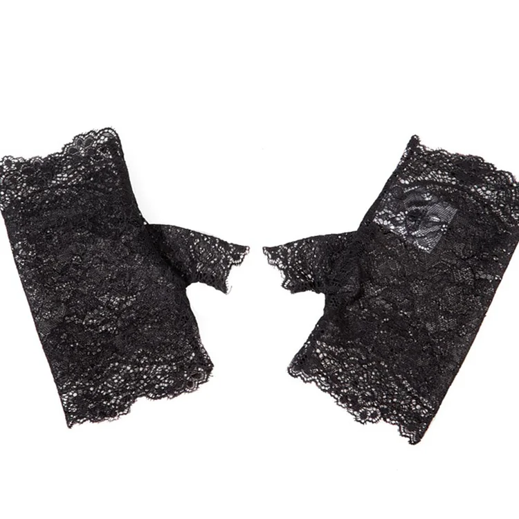 Lace Gothic Gloves