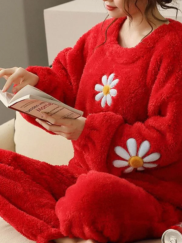 Cute Daisy Printed Red Coral Fleece Home Pajamas