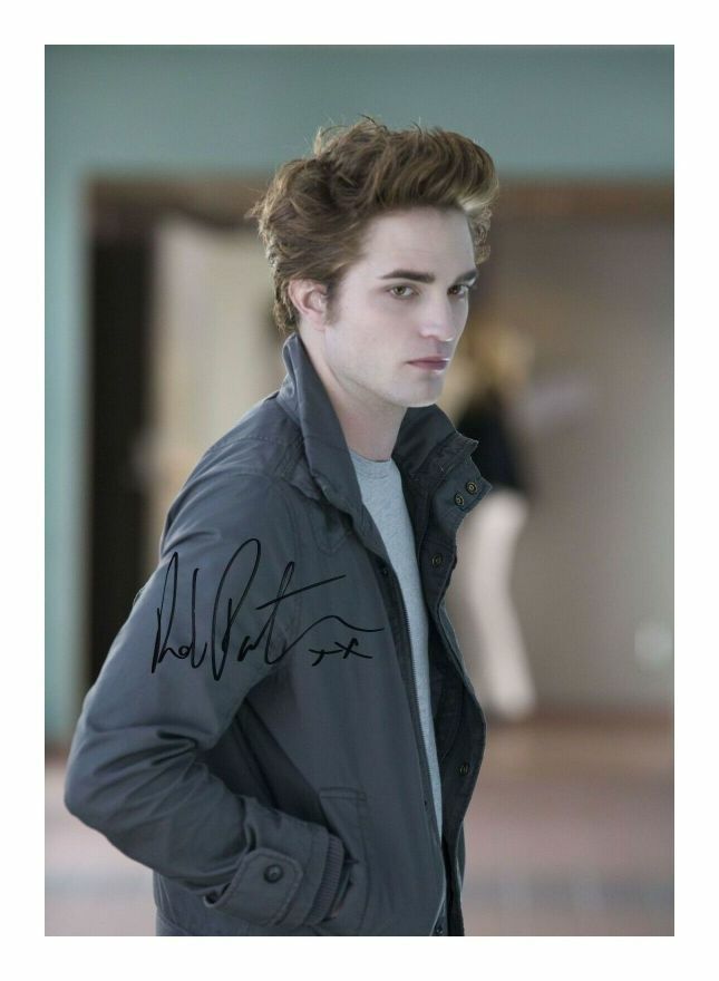 ROBERT PATTINSON AUTOGRAPH SIGNED PP Photo Poster painting POSTER