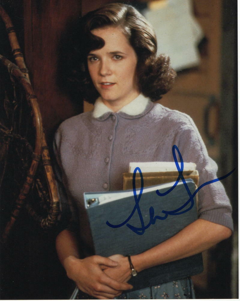 LEA THOMPSON SIGNED AUTOGRAPH 8X10 Photo Poster painting - LORRAINE BACK TO THE FUTURE PART 2