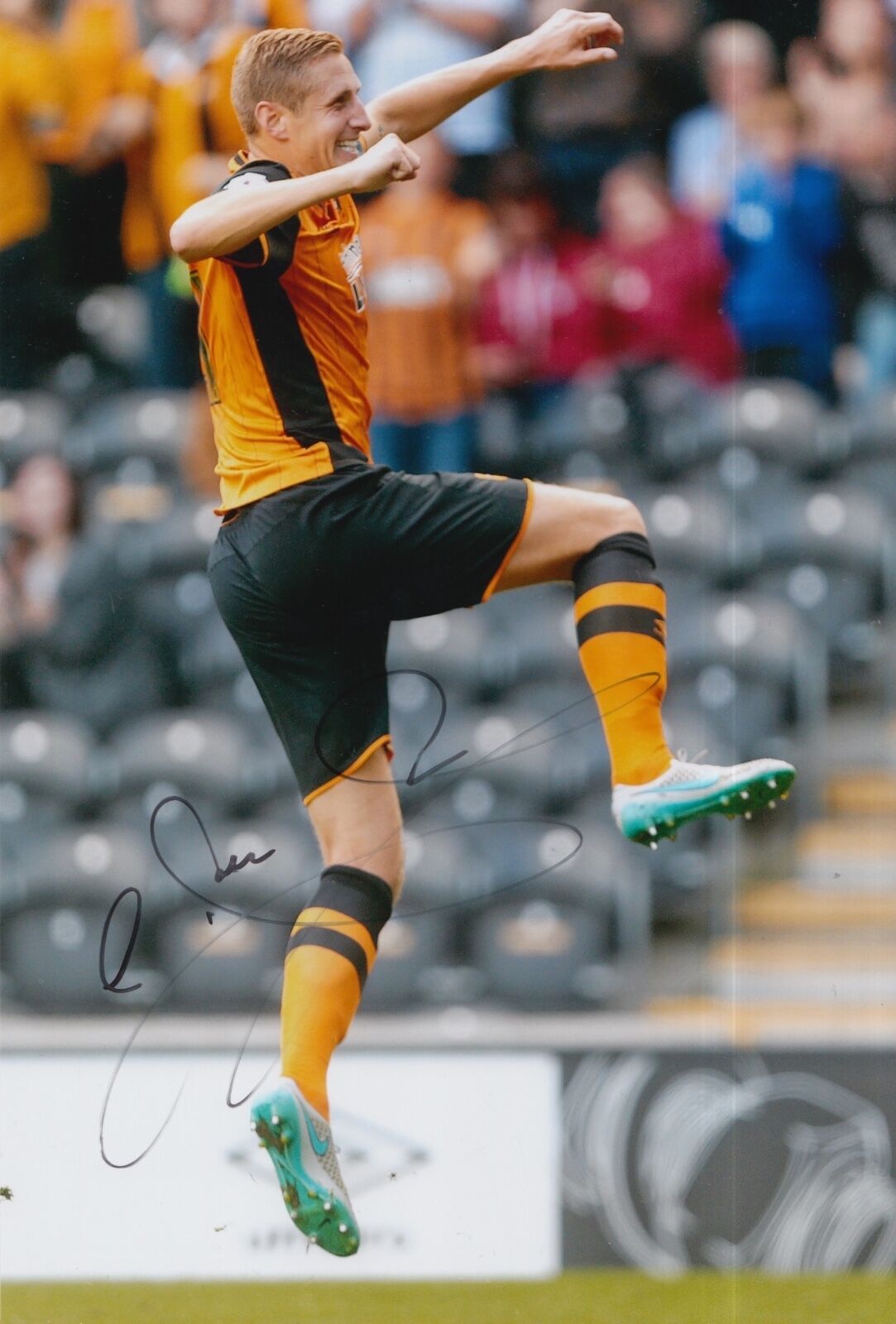 HULL CITY HAND SIGNED MICHAEL DAWSON 12X8 Photo Poster painting 4.