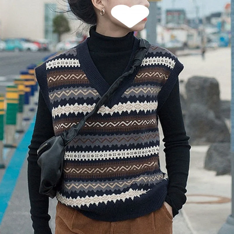 Uveng Uveng 2024 New Women's Sleeveless Shoulder Sweater Korean Version Of Loose External Knitted Vest Vest Short