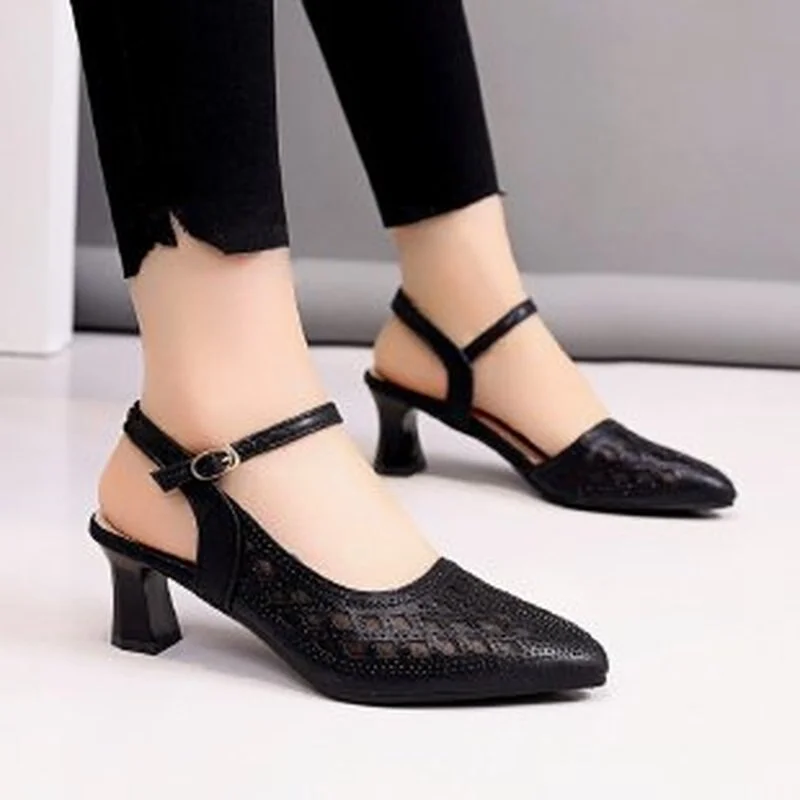 Qengg Summer Soft Bottom Women Shoes Mesh Pointed Toe Breathable Med Heels Sandals Ladies Buckle Crystal Mother Shoes