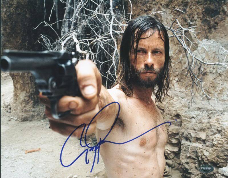 Guy Pearce Signed Authentic 11X14 Photo Poster painting Autographed PSA/DNA #J51593