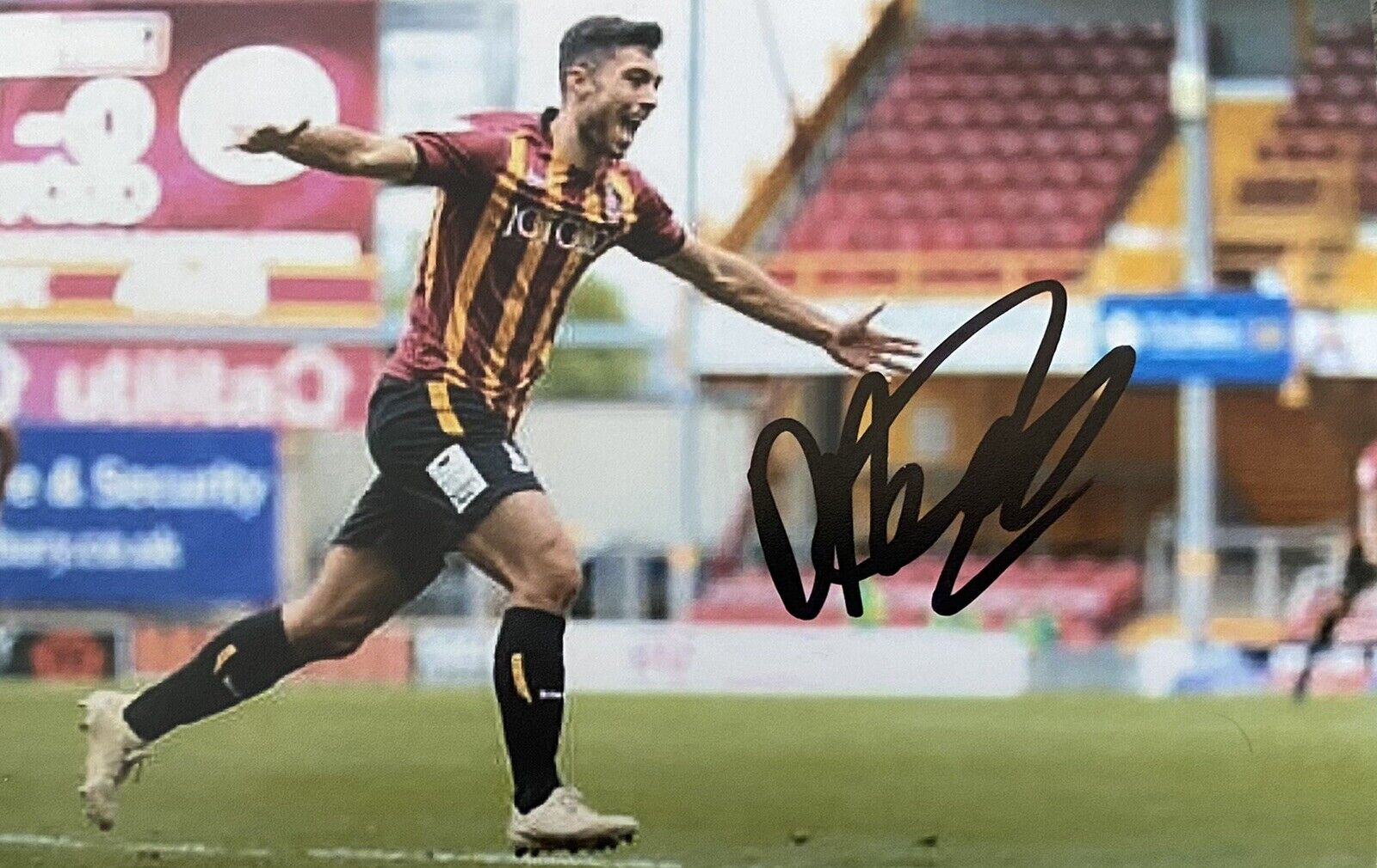 Danny Devine Genuine Hand Signed Bradford City 6X4 Photo Poster painting