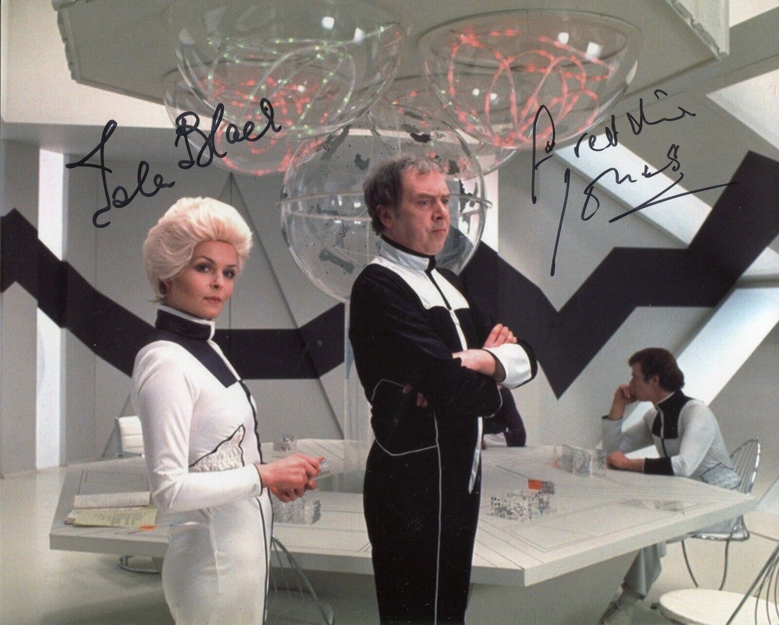 Freddie Jones and Isla Blair signed SPACE 1999 scene Photo Poster painting - UACC DEALER