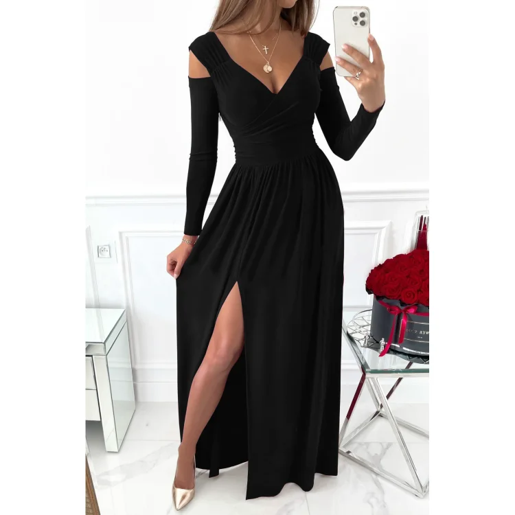 Dress with long sleeves and full swing