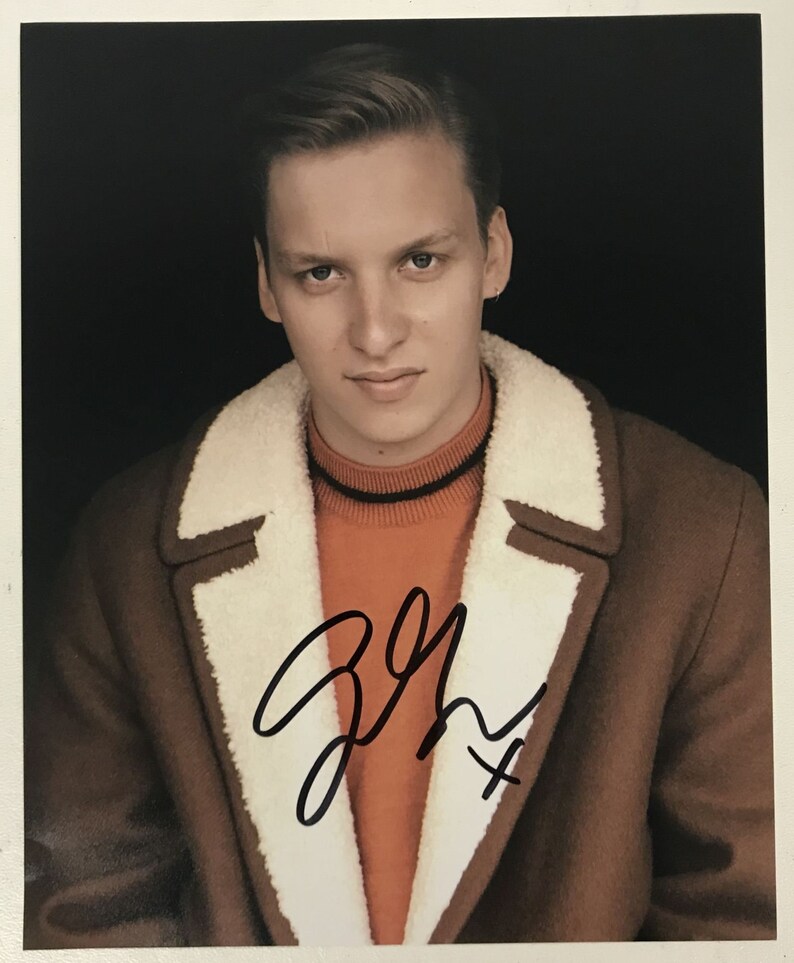 George Ezra Signed Autographed Glossy 8x10 Photo Poster painting - COA Matching Holograms