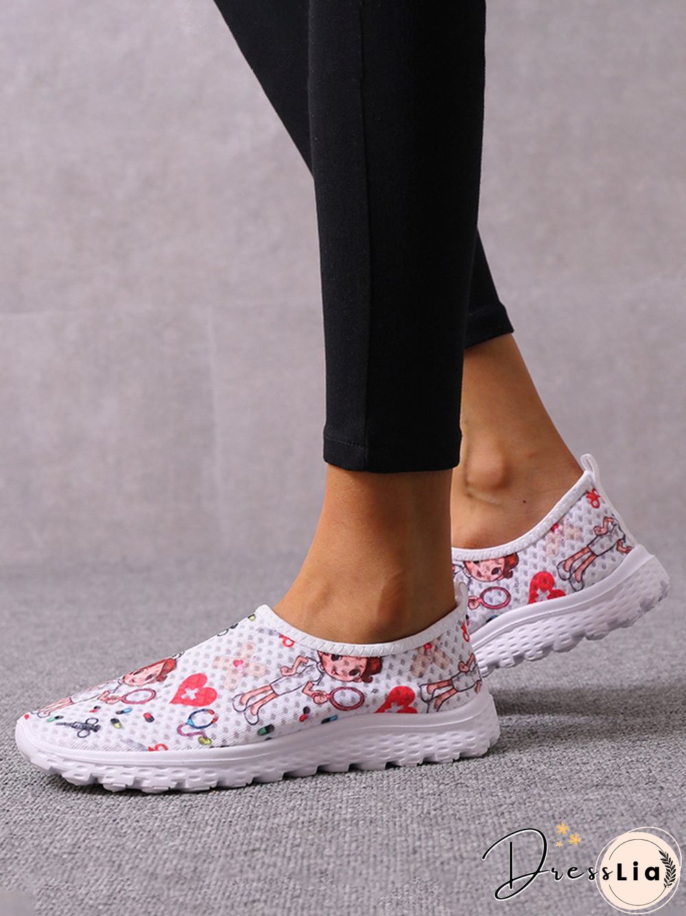 Nurse Fighting Epidemic Print Breathable Tulle Mesh Lightweight Sneakers