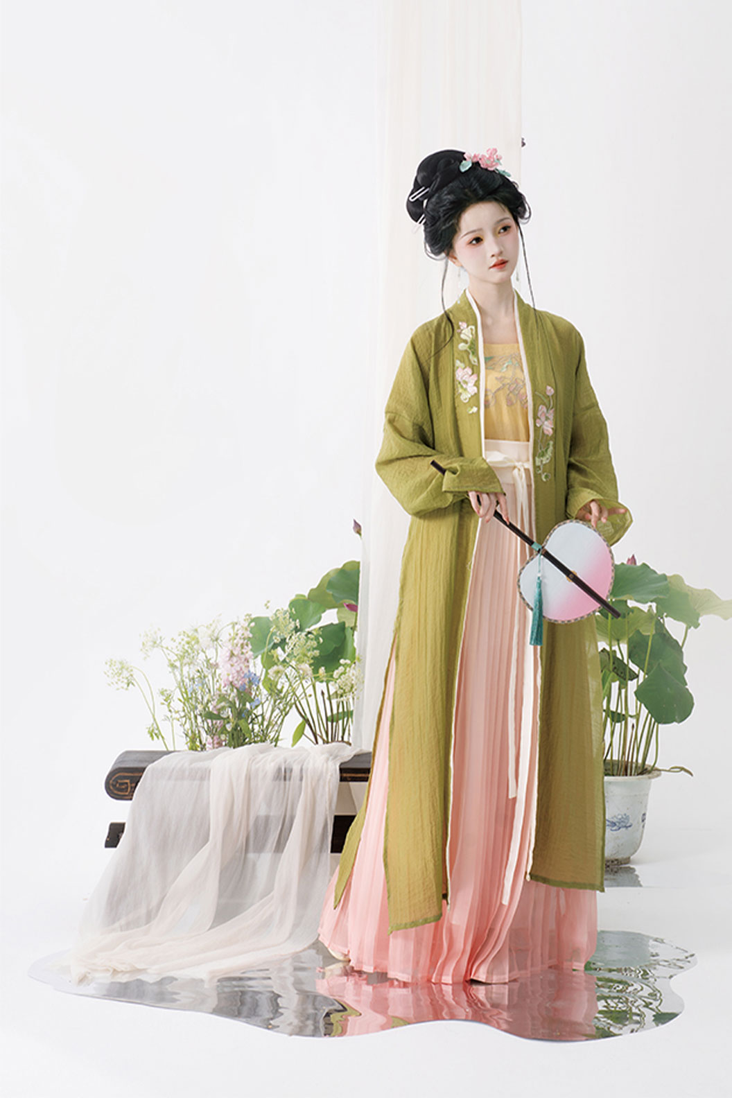 Song Dynasty Blue Hanfu Dress with Tencel Embroidery and Pleated Skirt - linzhi 林芝 Stupa Stones