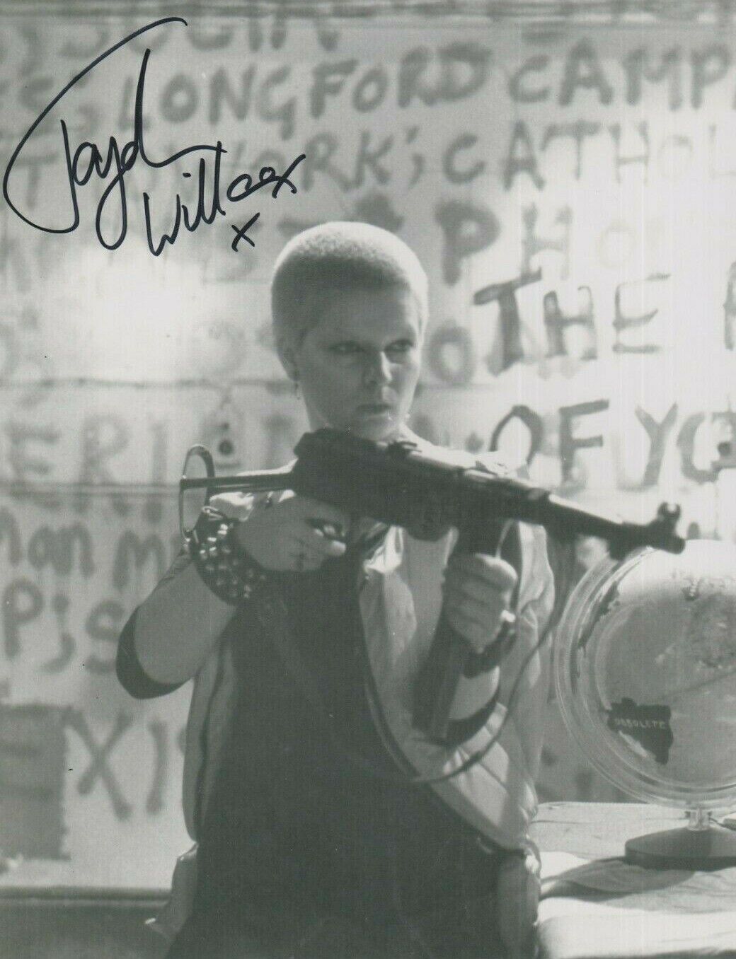 Toyah Wilcox **HAND SIGNED** 10x8 Photo Poster painting ~ AUTOGRAPHED ~ Jubilee