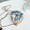 Papillon, un carton carton en acrylique en acrylique en amour en style maison, portefeuille avec cha&icirc;ne avec une petite croix en forme de diamant pour