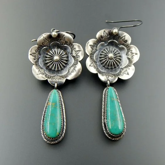 Vintage Flower Daisy Earrings for Women Retro Green Stone Bohemian Dangle Water Drop Earrings Boho Fashion Jewelry