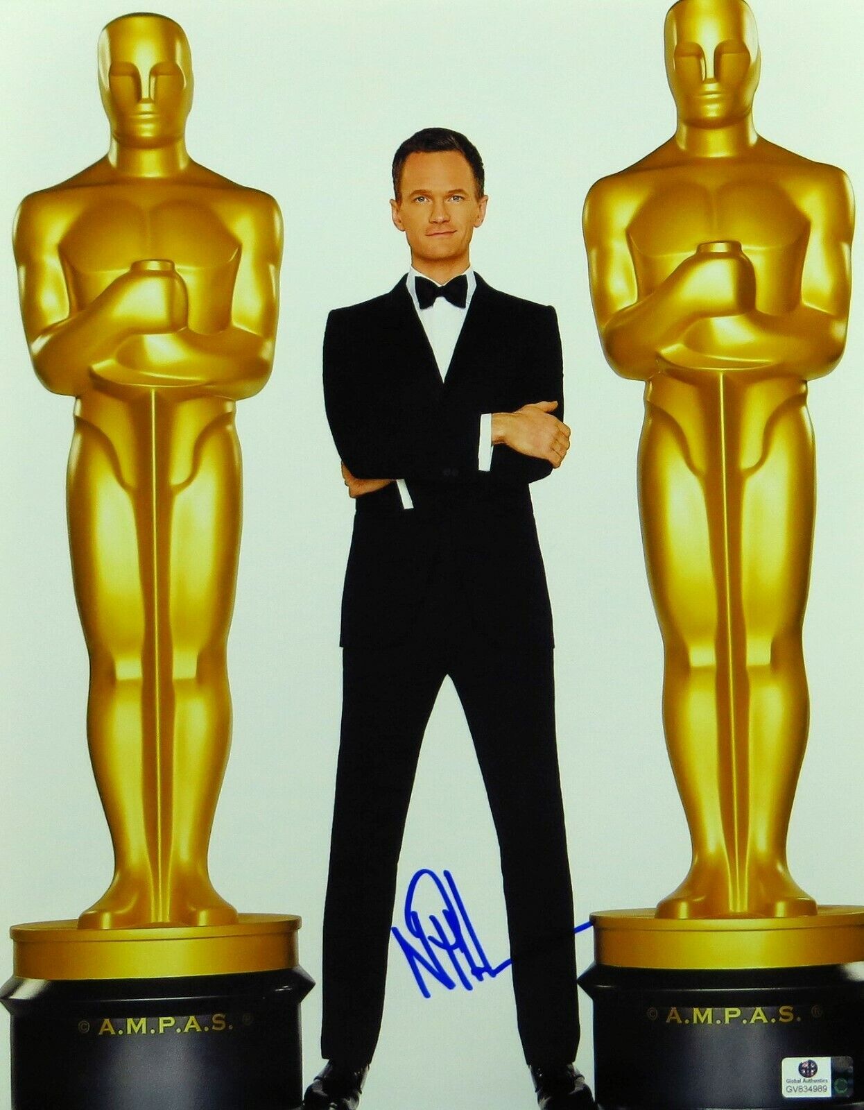 Neil Patrick Harris Signed Autographed 11X14 Photo Poster painting Oscars Host Pose GV834989