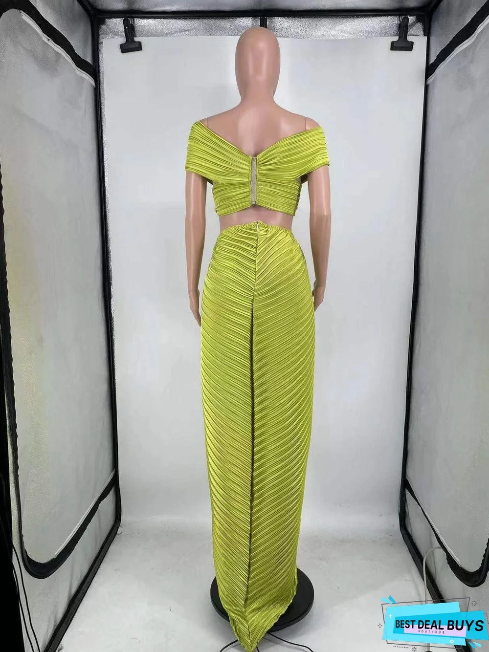 Women Solid Pleated Off Shoulder Top and Skirt Two-Piece Set