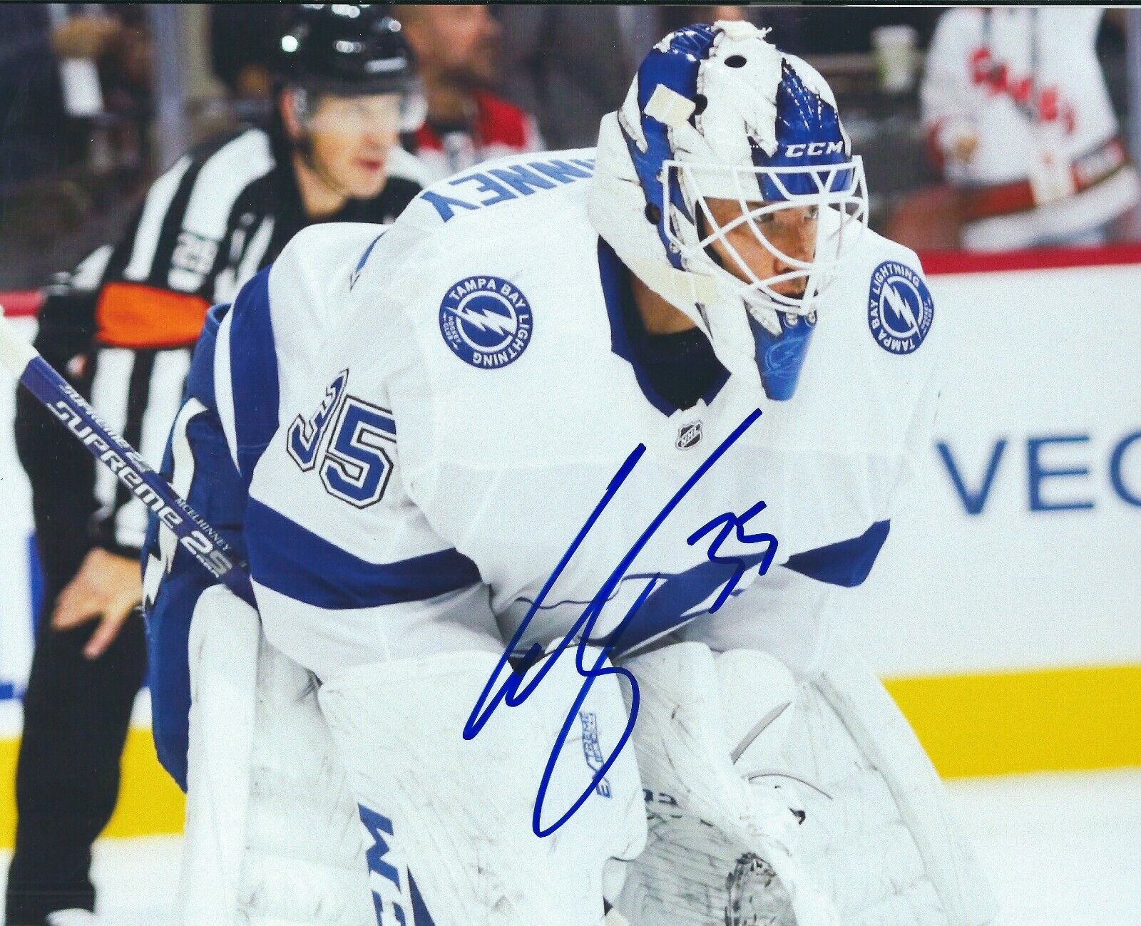 Signed 8x10 CURTIS MCELHINNEY Tampa Bay Lightning Autographed Photo Poster painting - COA