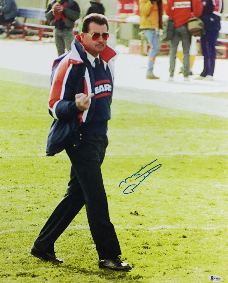 Mike Ditka Signed Chicago Bears 16x20 Giving the Finger Photo Poster painting - Beckett Auth