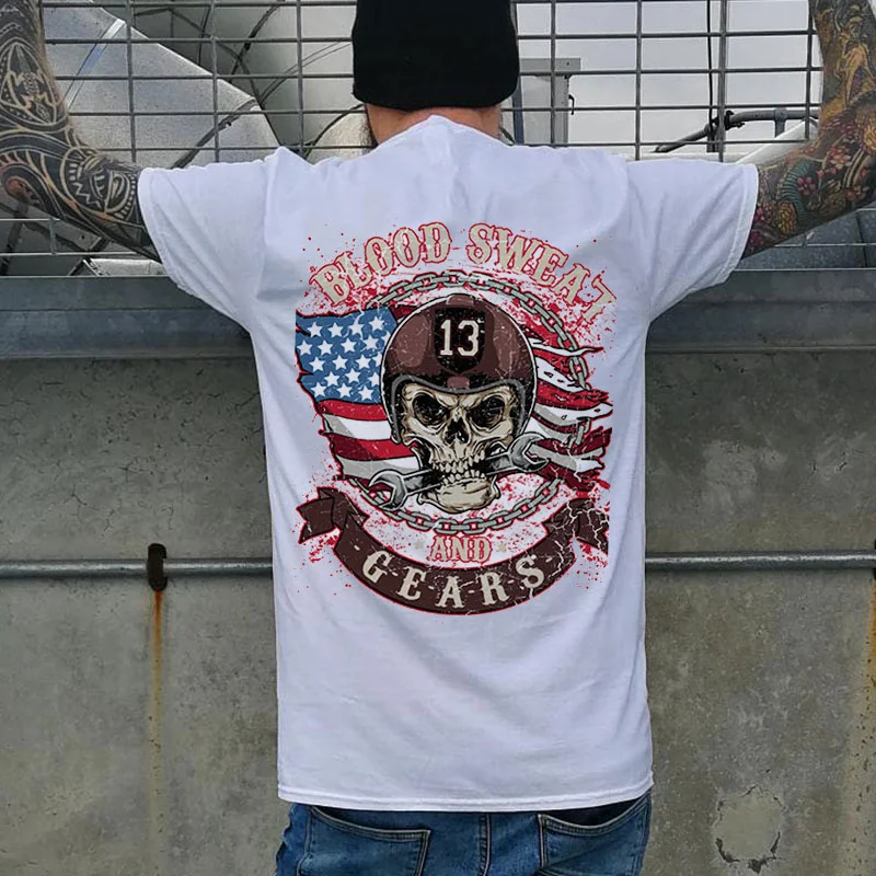 BLOOD SWEAT AND GEARS Helmet Skull Print Men's T-shirt