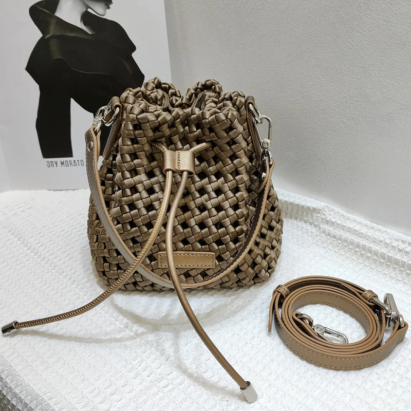 Uforever21 - Windmill Knot Hollow-out Handmade Woven Handle Bucket Bags