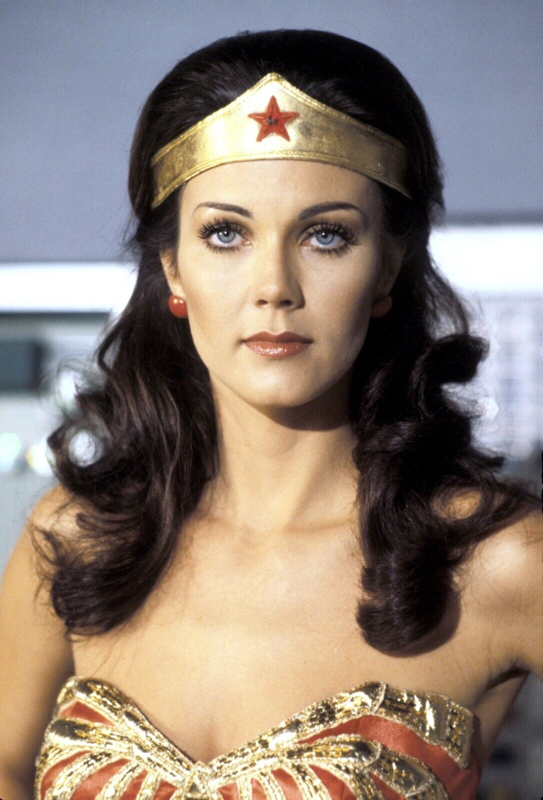 Lynda Carter Wonder Woman 12”x18” Collectors Poster Photo Poster painting Print (12'x18') WW