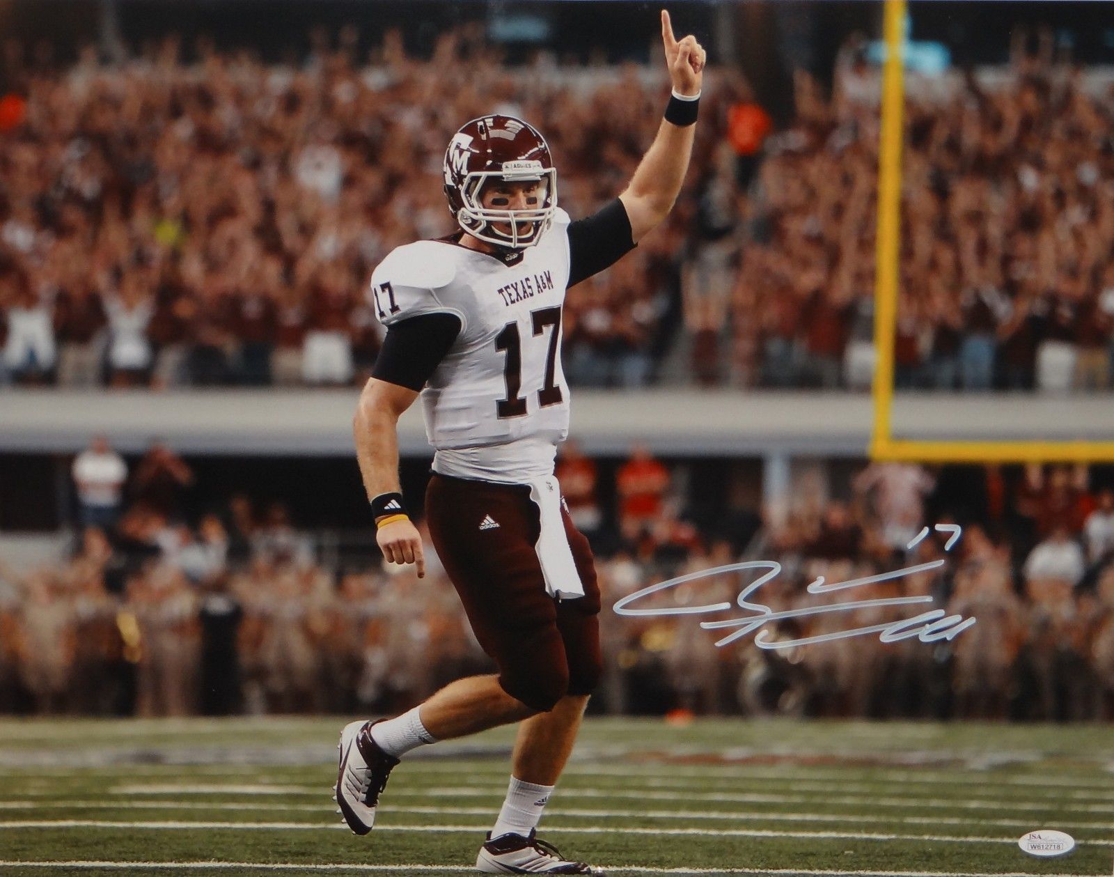 Ryan Tannehill Autographed 16x20 Pointing Up Photo Poster painting- JSA W Authenticated