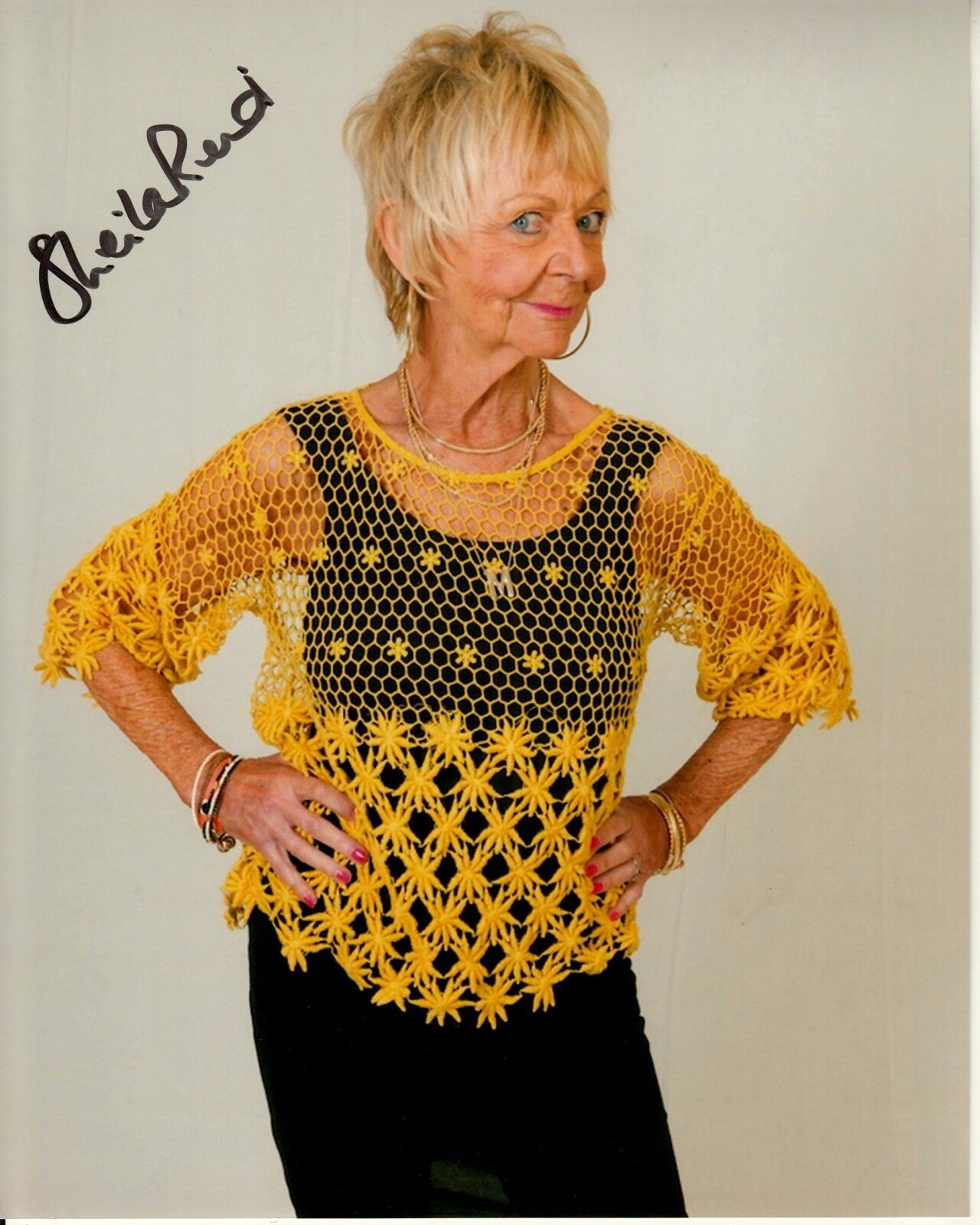 SHEILA REID hand-signed BENIDORM 8x10 w/ uacc rd coa FANTASTIC COLOR CLOSEUP