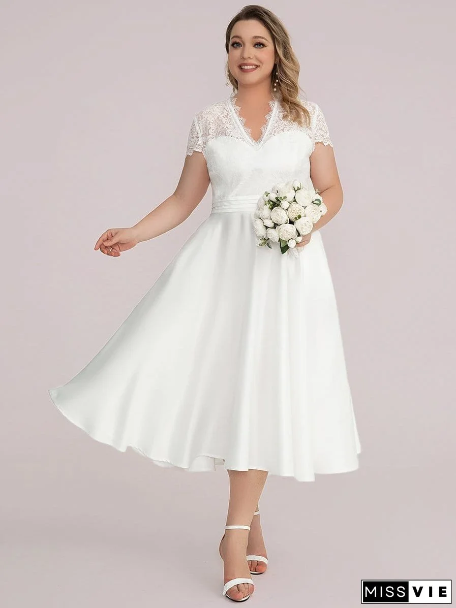 Elegant Plus Size Lace A-line Cocktail Dress with Pockets