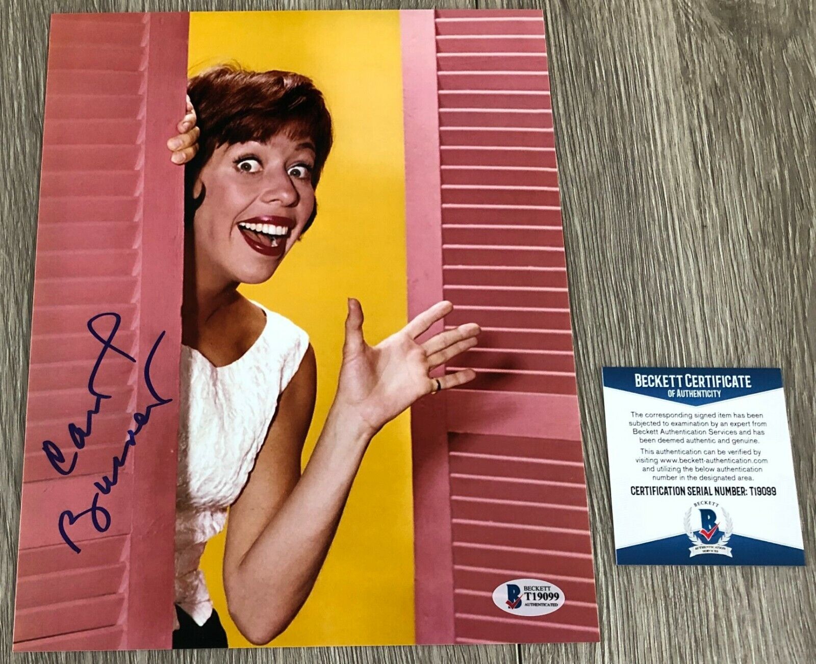 CAROL BURNETT SHOW SIGNED MAMA'S FAMILY 8x10 Photo Poster painting w/EXACT PROOF BAS BECKETT COA