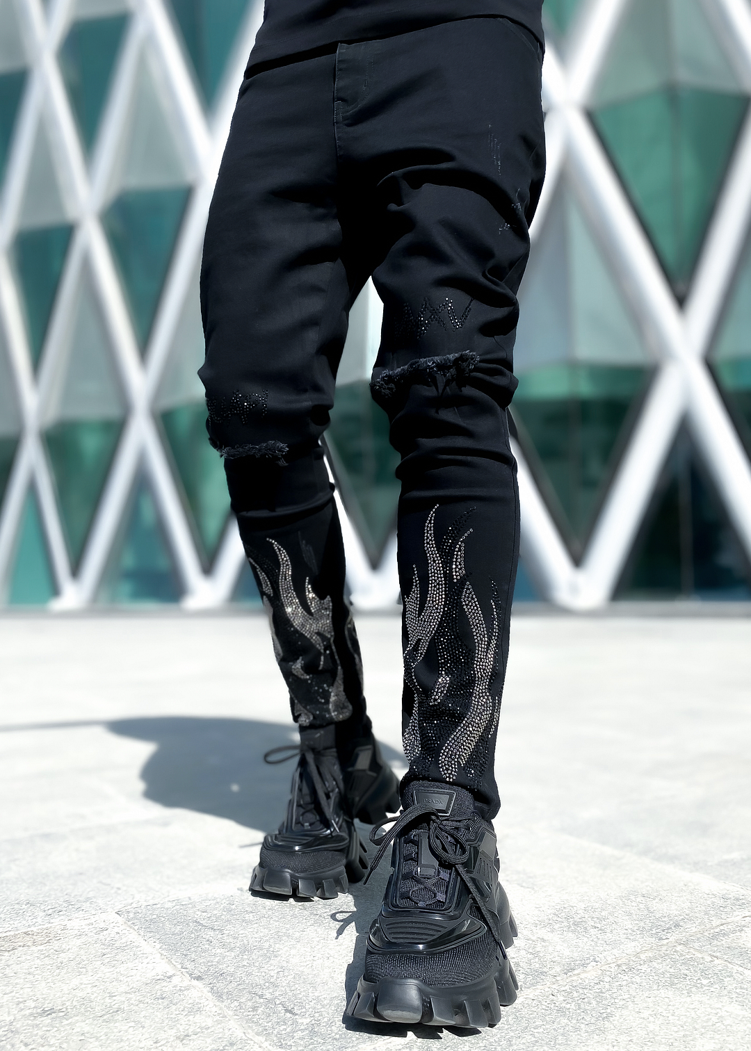 Personalized street style ripped hole patch trousers
