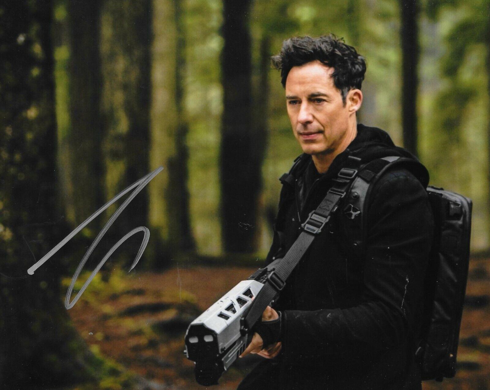 Tom Cavanagh signed The Flash 8x10 Photo Poster painting autographed Harrison Wells