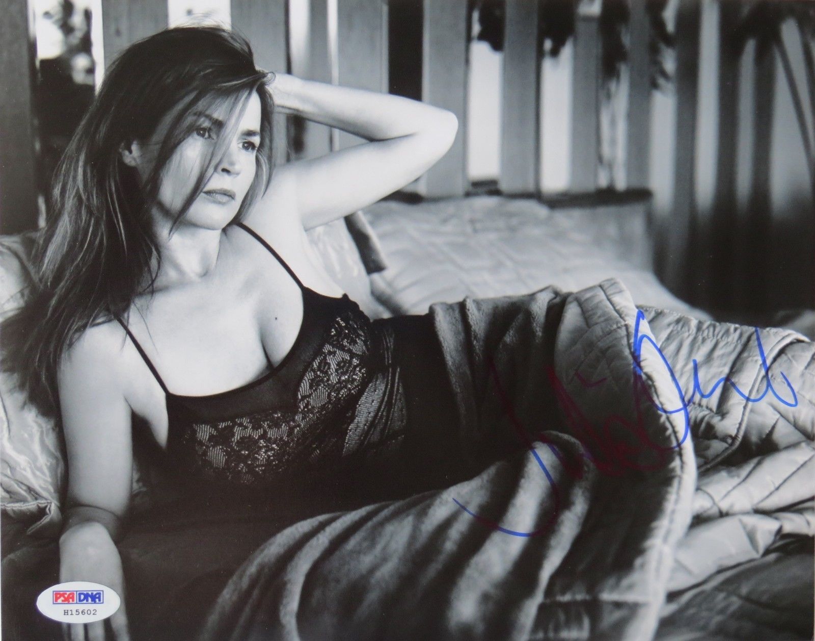 Julia Ormond Signed Sexy Authentic Autographed 8x10 (PSA/DNA) #H15602