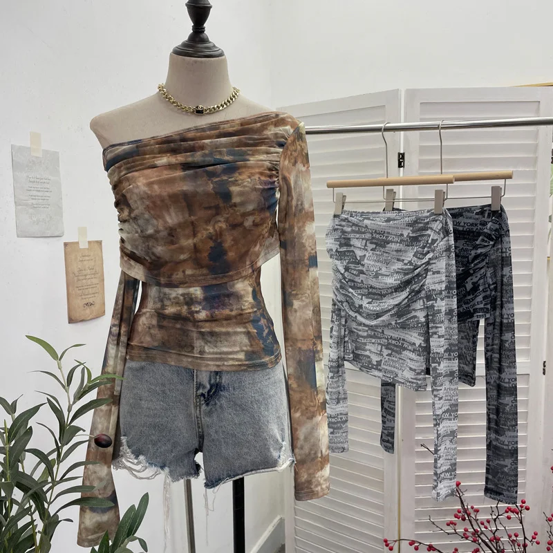 Nigikala Nigikala Tie-Dye-Print Mesh Folded Long-Sleeved T-Shirt With A Word-Collar Slanted Shoulder-To-Back Short Top 1183