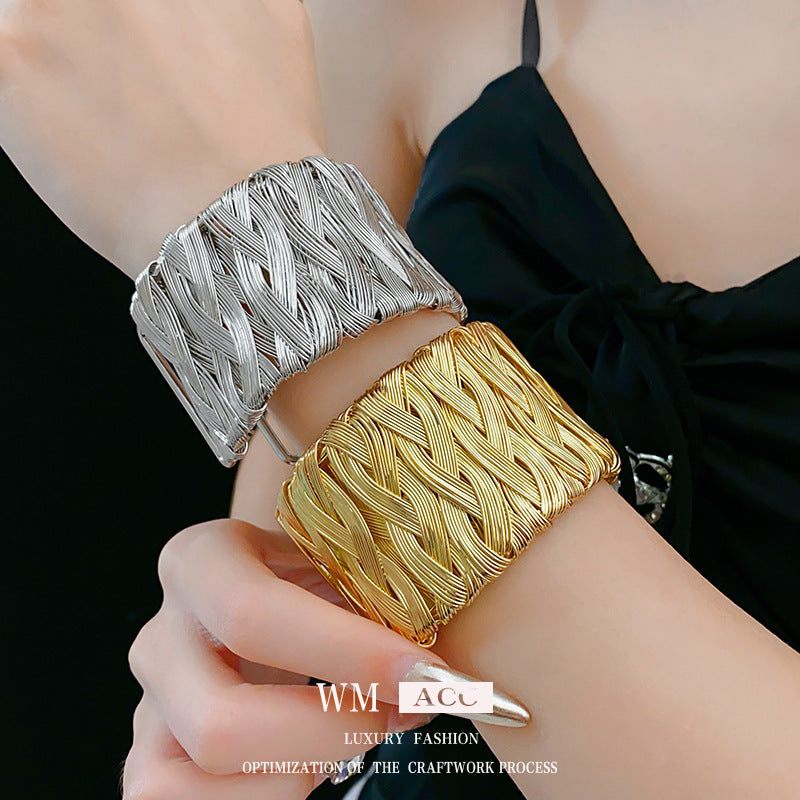 Retro Vintage Round Alloy Electroplating Bangles