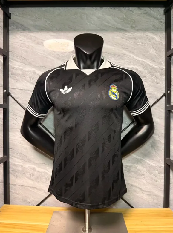 2026 Real Madrid Retro Edition - Player Version
