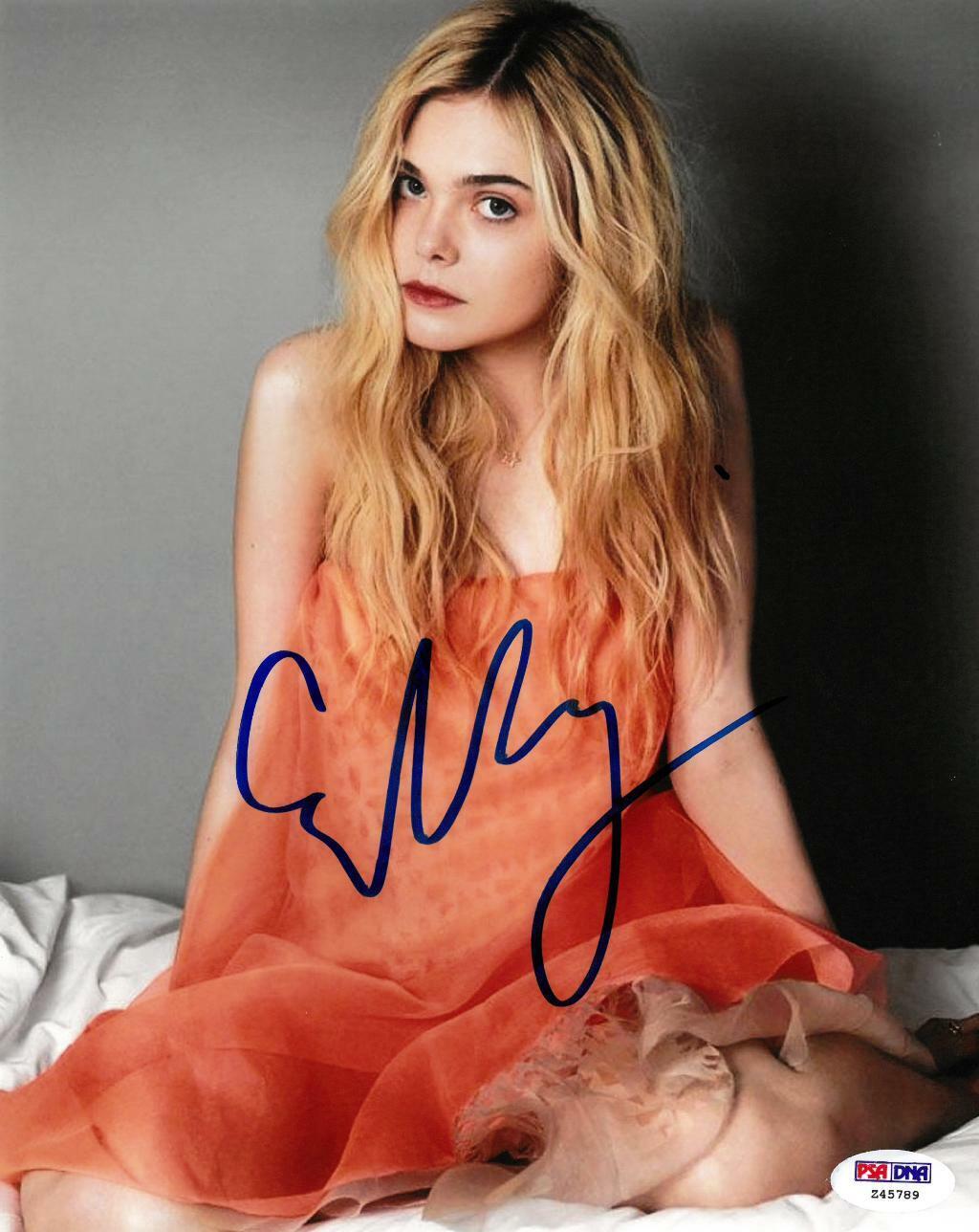 Elle Fanning Signed Authentic Autographed 8x10 Photo Poster painting PSA/DNA #Z45789