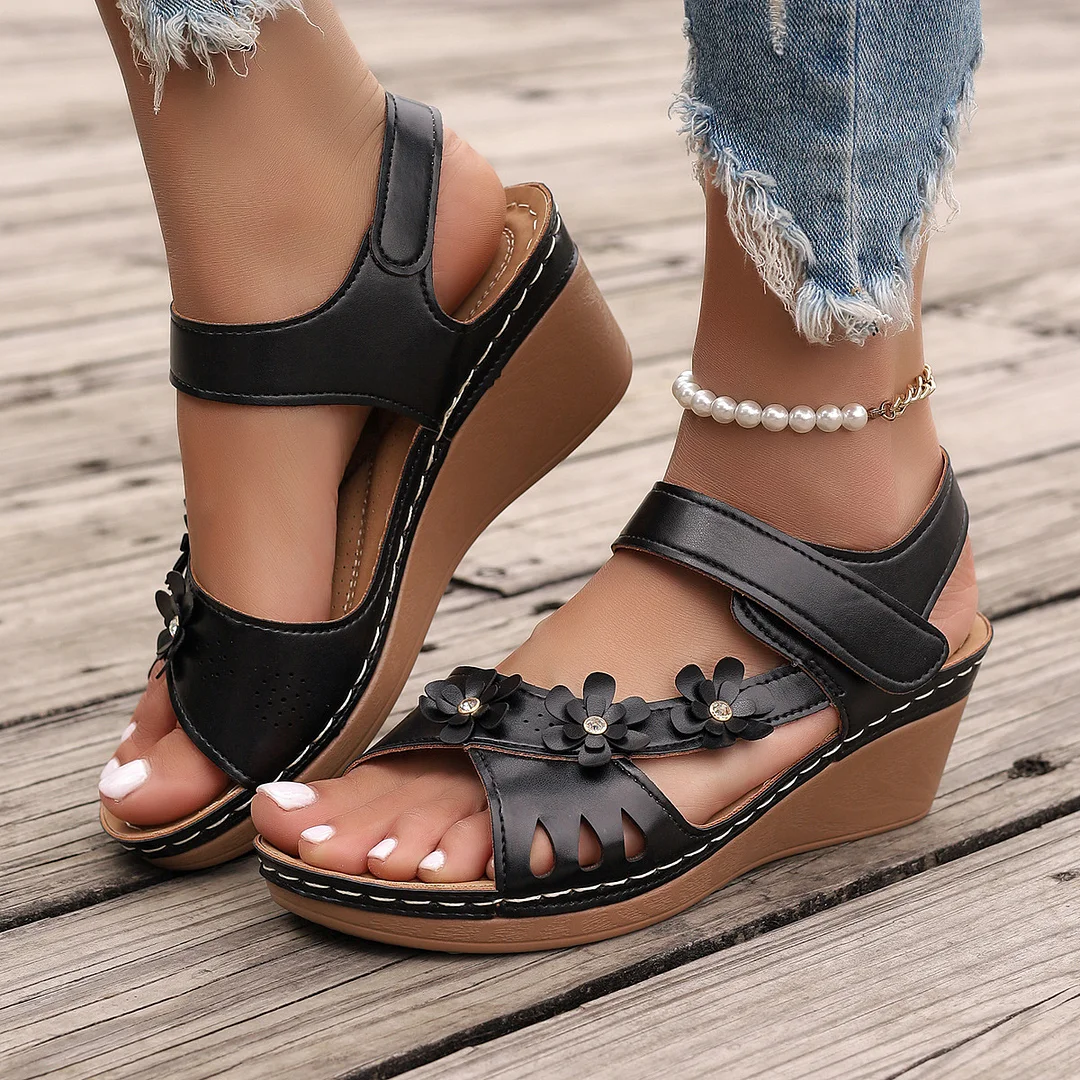 Yyvonne Slope Heel Sandals Women 2025 Summer New Hollow Flowers Thick-Spoeled Sandals Beach Women's Sandals