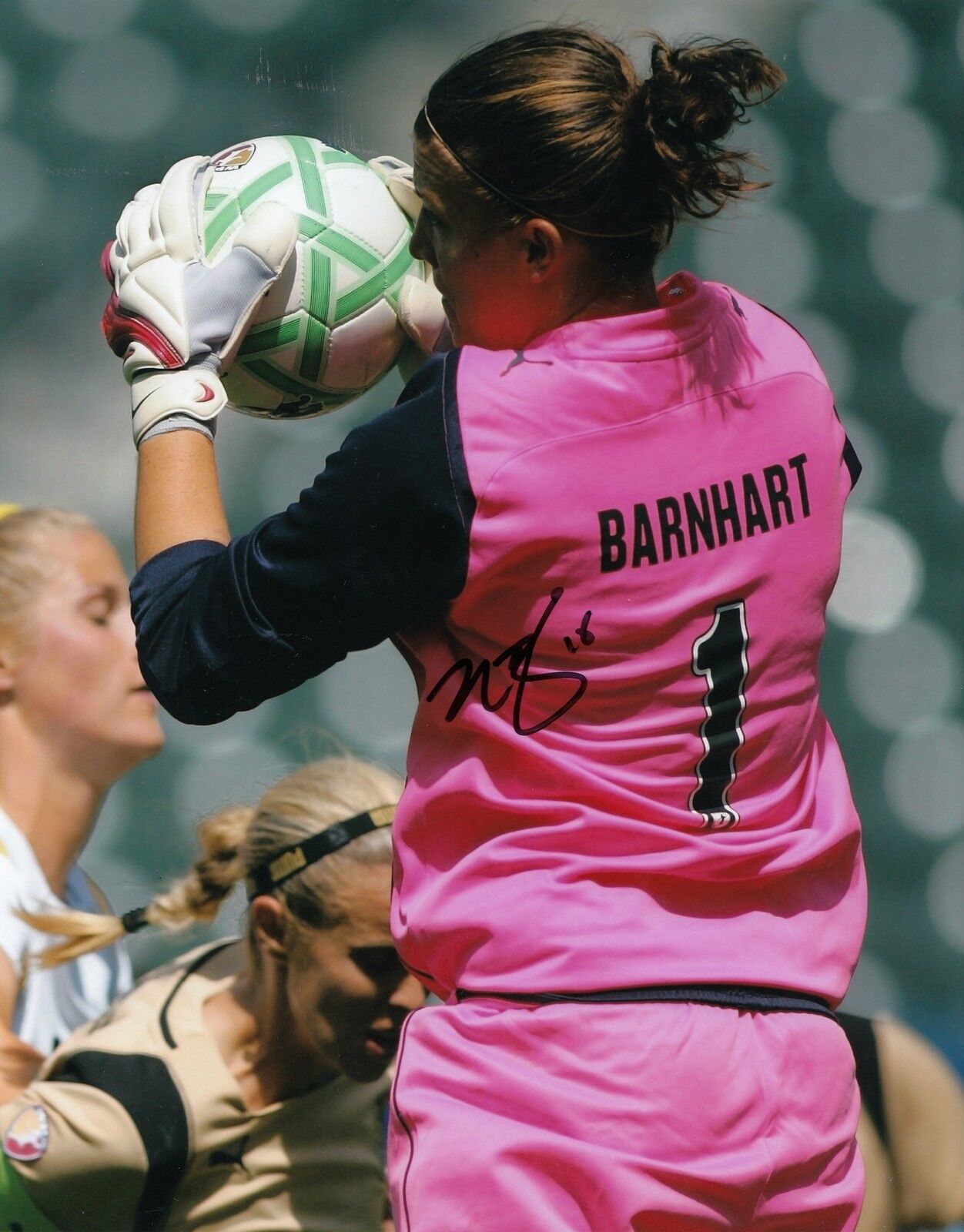 NICOLE BARNHART signed *TEAM USA* WOMENS SOCCER (GOALIE) 8X10 Photo Poster painting W/COA #1