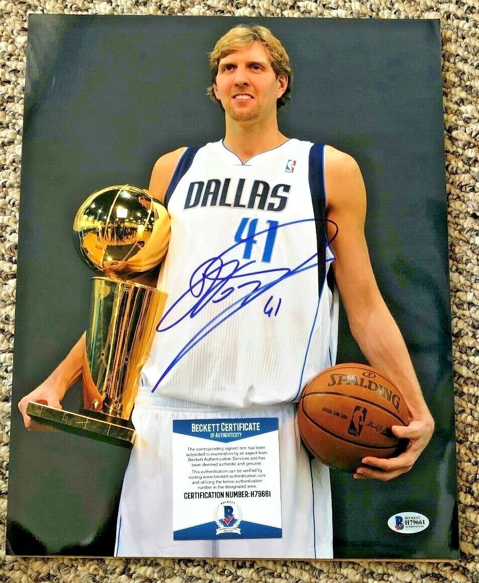 DIRK NOWITZKI SIGNED 11X14 DALLAS MAVERICKS Photo Poster painting BECKETT CERTIFIED #13