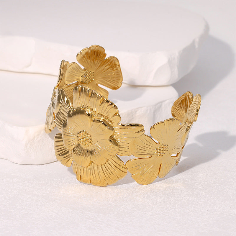 Retro Elegant Gold-Plated Open Bracelet Exaggerated Design Flower Stainless Steel Bracelet