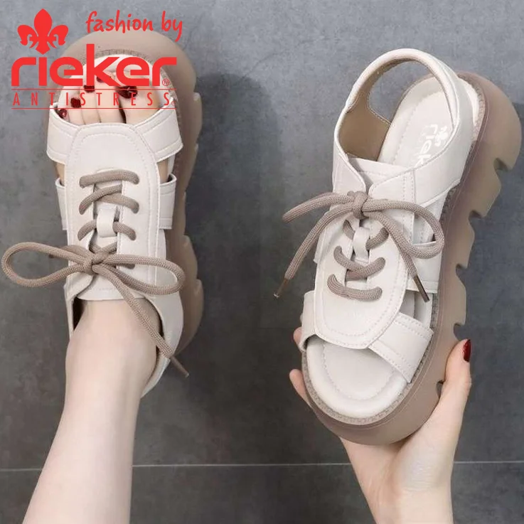 Nov&eacute; sand&aacute;ly na platformě s p&aacute;skem Rieker&reg; 2025