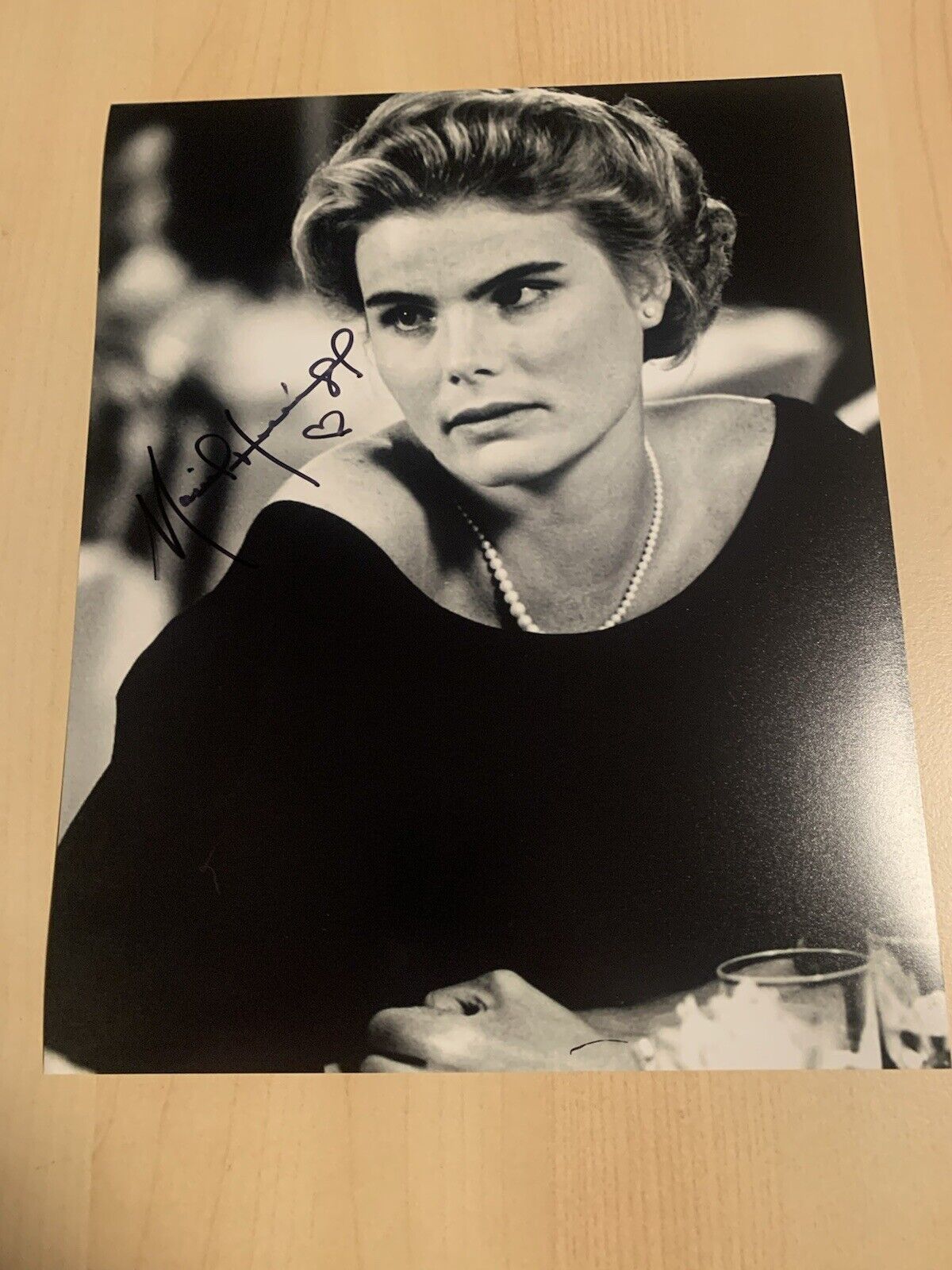 MARIEL HEMINGWAY HAND SIGNED 8x10 Photo Poster painting SEXY ACTRESS AUTOGRAPHED MANHATTAN COA