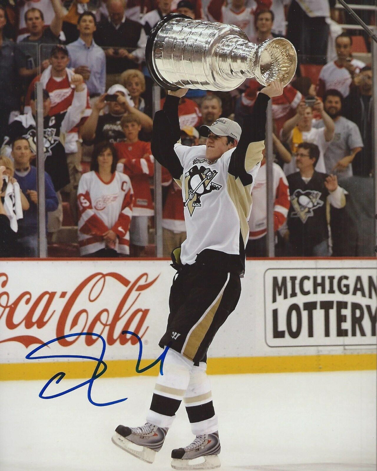 Evgeni Malkin Signed 8×10 Stanley Cup Photo Poster painting Pittsburgh Penguins Autograph COA B