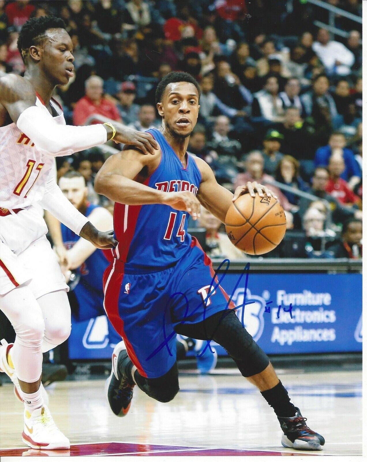 Ish Smith autographed 8x10 Detroit Pistons#S368