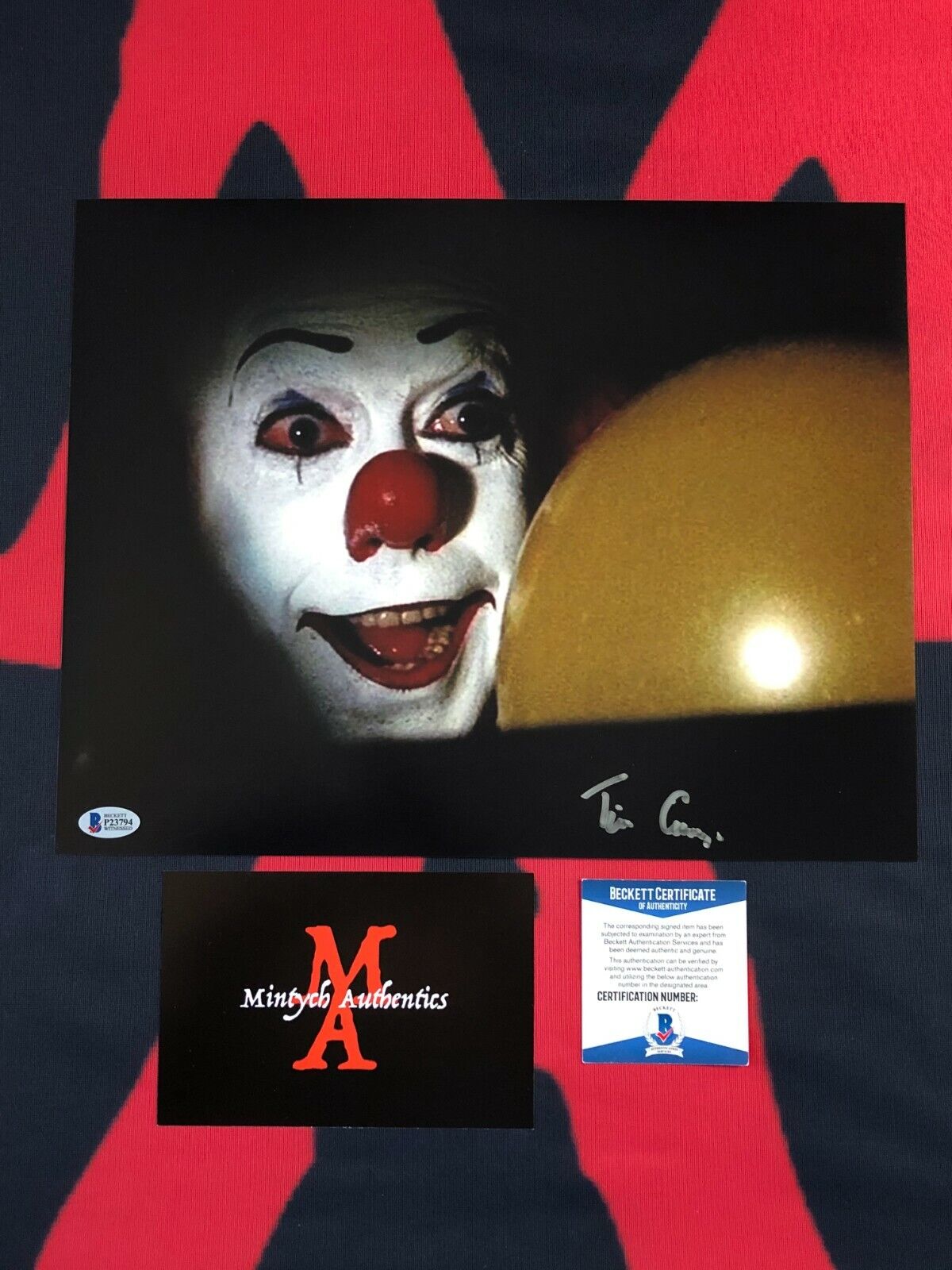 TIM CURRY AUTOGRAPHED SIGNED 11x14 Photo Poster painting! PENNYWISE! IT! HORROR! BECKETT COA!