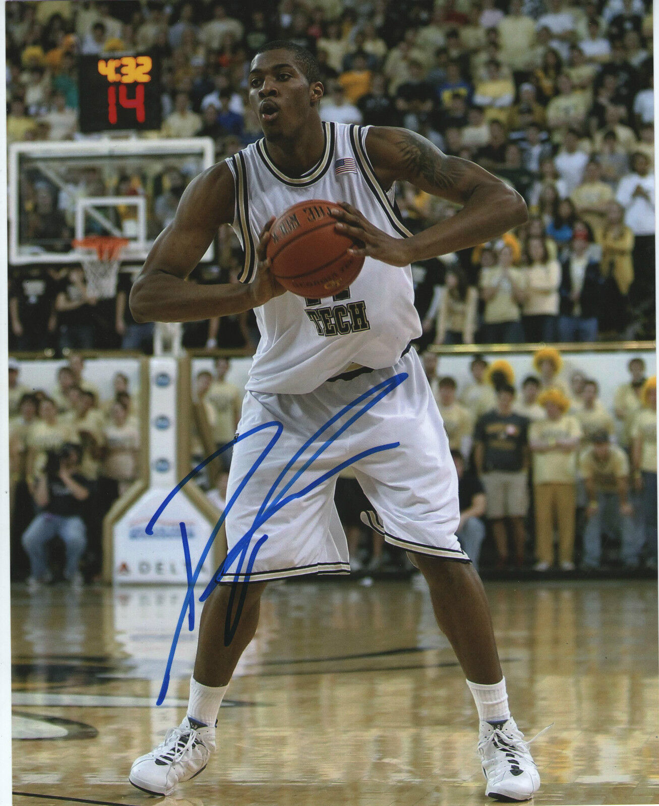 Derrick Favors *UTAH JAZZ-GEORGIA TECH* Signed 8x10 Photo Poster painting D2 COA GFA