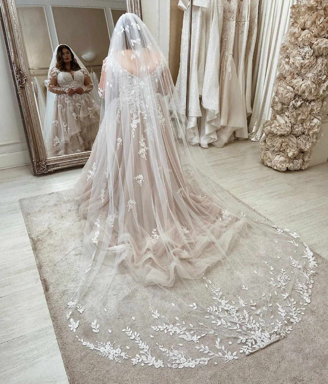 Daisda Long Plus Size A-Line Sweetheart Wedding Dresses With Lace Sleeves